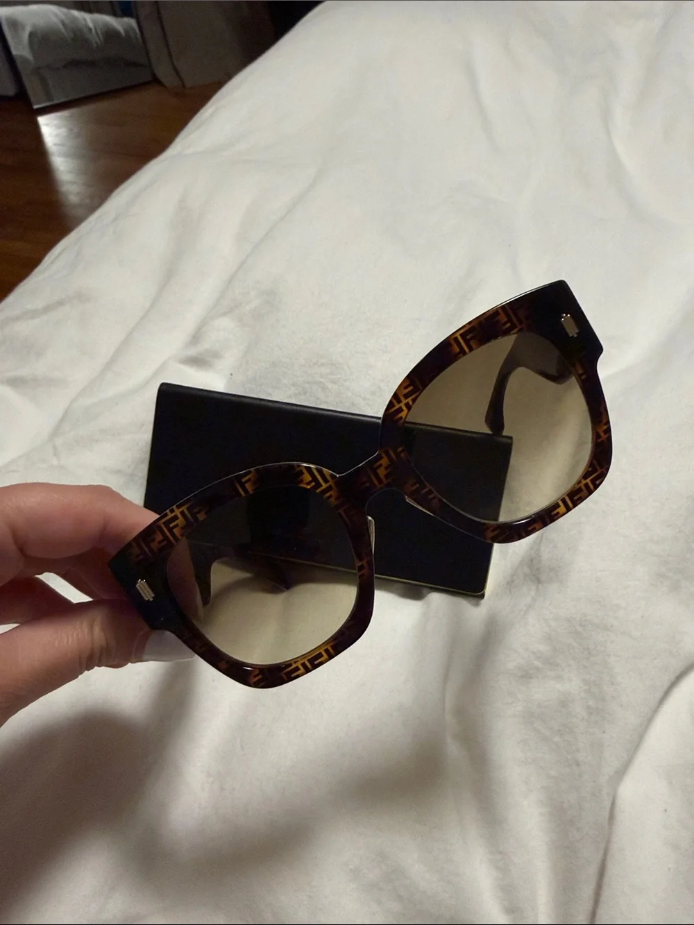 Fendi Tortoiseshell Square Sunglasses with Gradient Brown Lenses